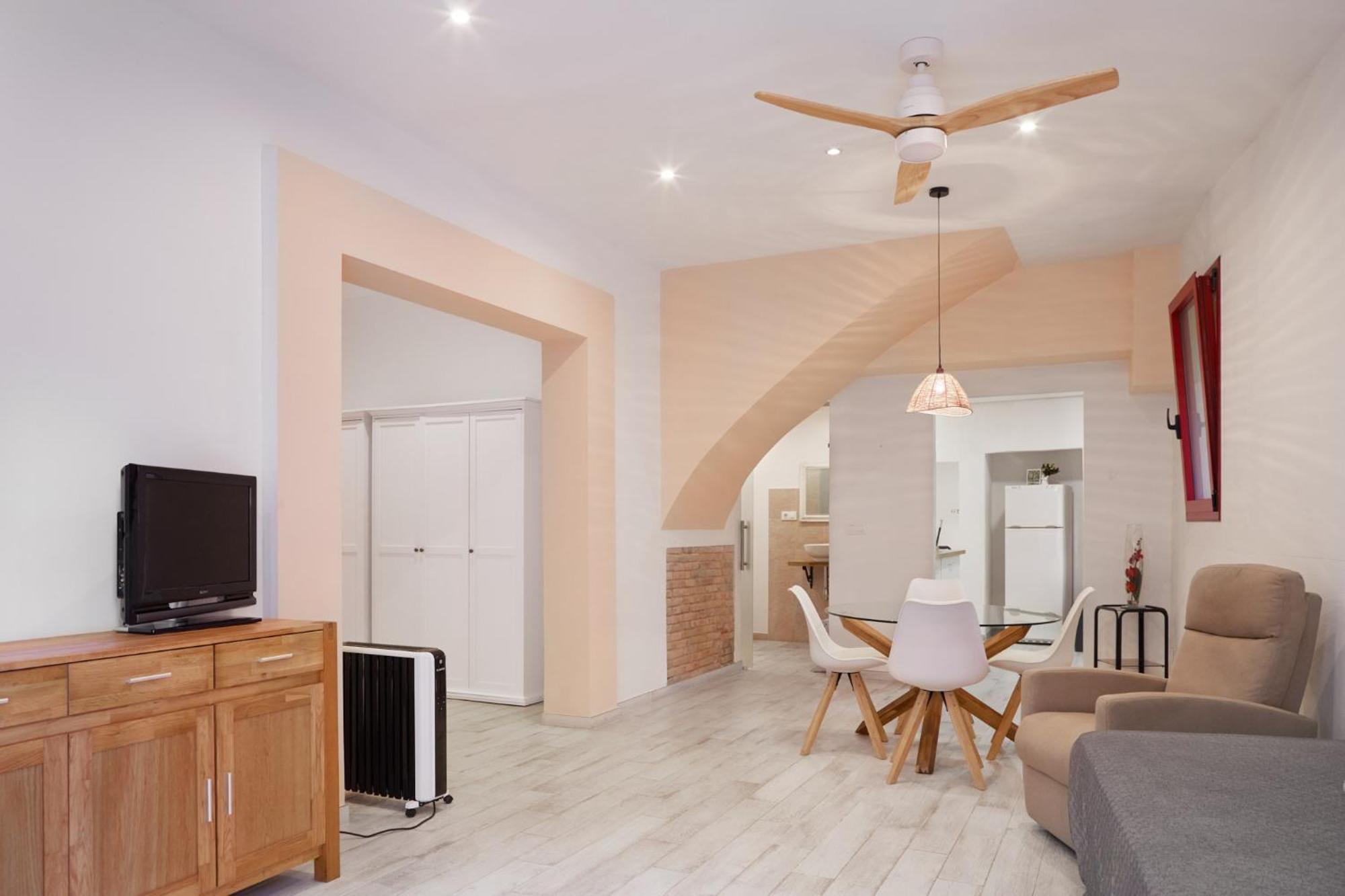Loft Con Encanto En El Corazon Historico De Peralada